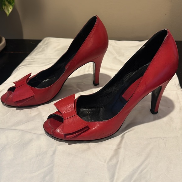 Marc Jacobs Red Peep Toe Heels - Picture 4 of 6